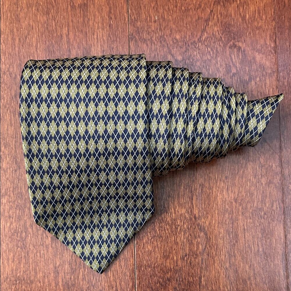 Brooks Brothers 346 Navy and Gold Argyle 100% Silk Woven Tie, Stain Resistant